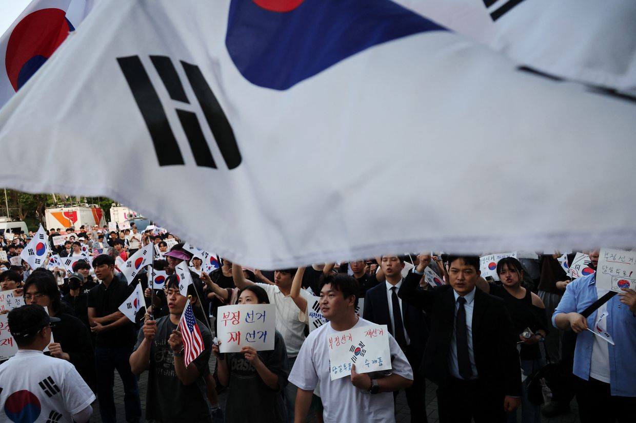 South Korea's President Lee Calls for Calm as Election Protests Escalate Over Ballot Shortages