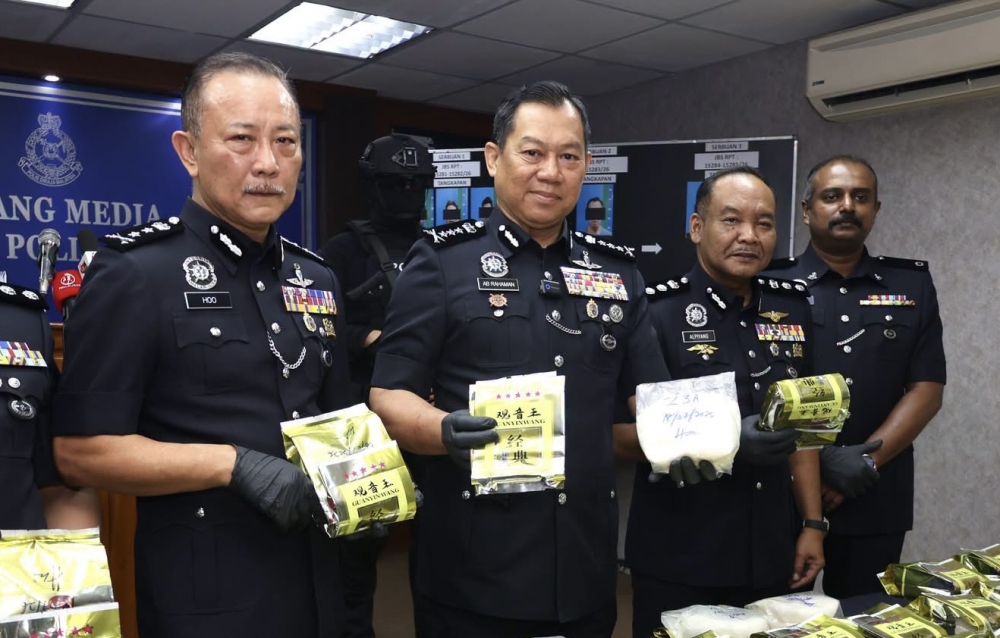 Drug Ring Dismantled in Johor Bahru: Eight Arrested Including 16-Year-Old in Grandfather's Vehicle
