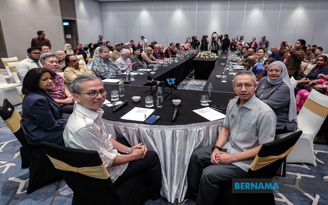 Fahmi Proposes Regular Media Retreats at HAWANA to Bridge Government and Press