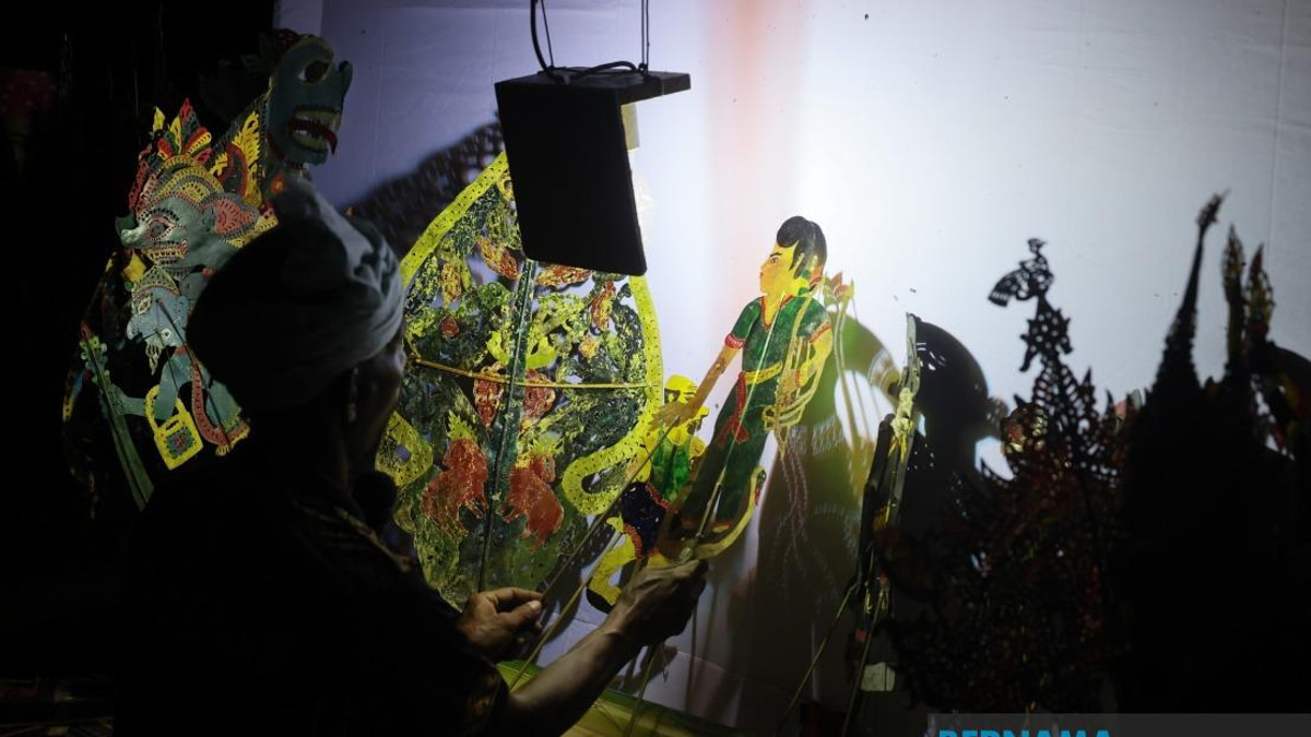 Permit Challenges and Generational Gap Threaten Kelantan's Wayang Kulit Tradition