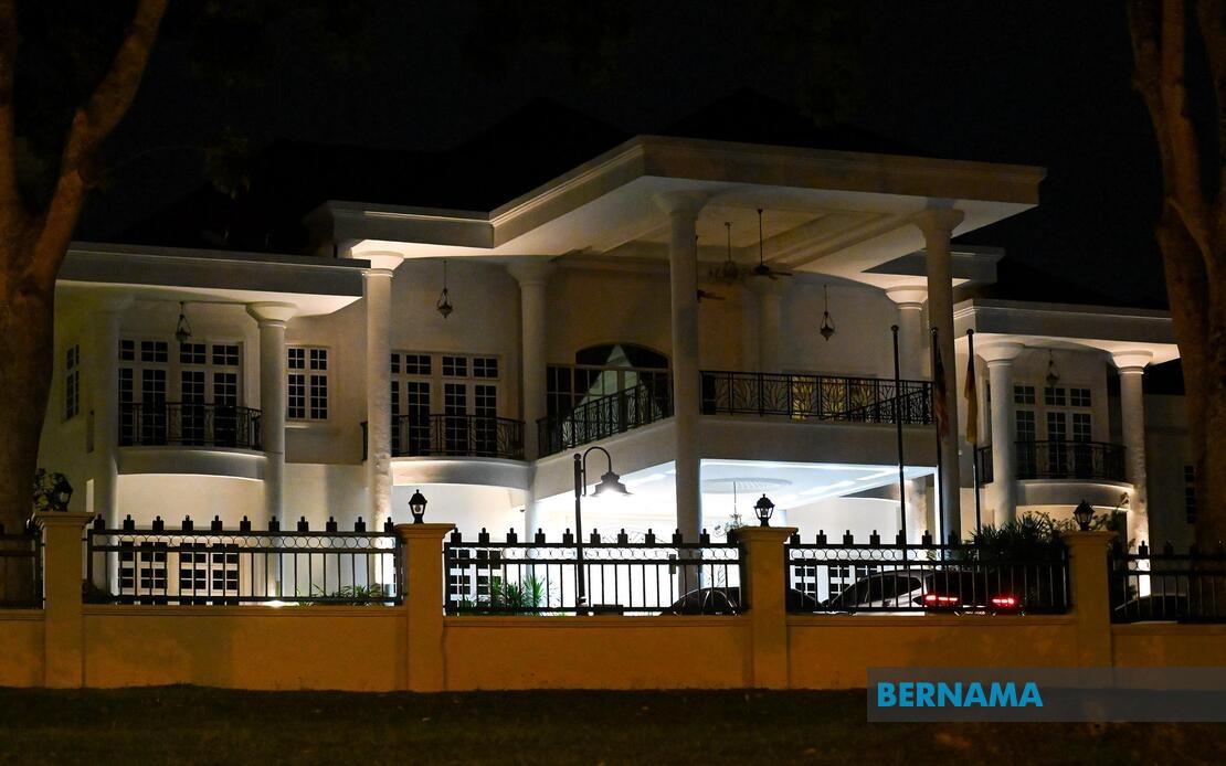 Zahid Leads Coalition Delegation to Negeri Sembilan Palace Following Election Victory