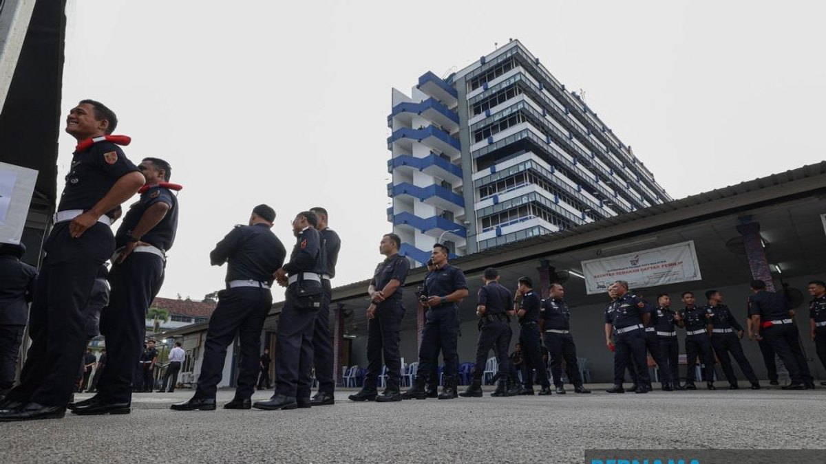 Military and Police Personnel Cast Early Votes in Negeri Sembilan State Election