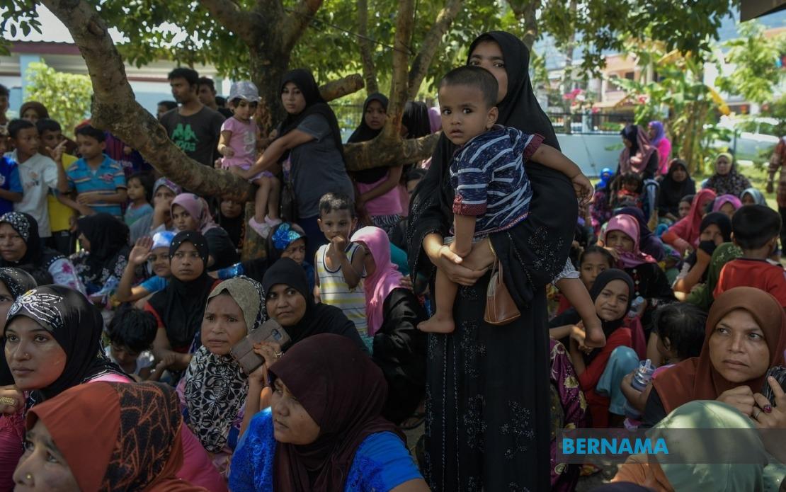 UNHCR Card Does Not Grant Immunity From Malaysian Laws, Clarifies Economy Minister