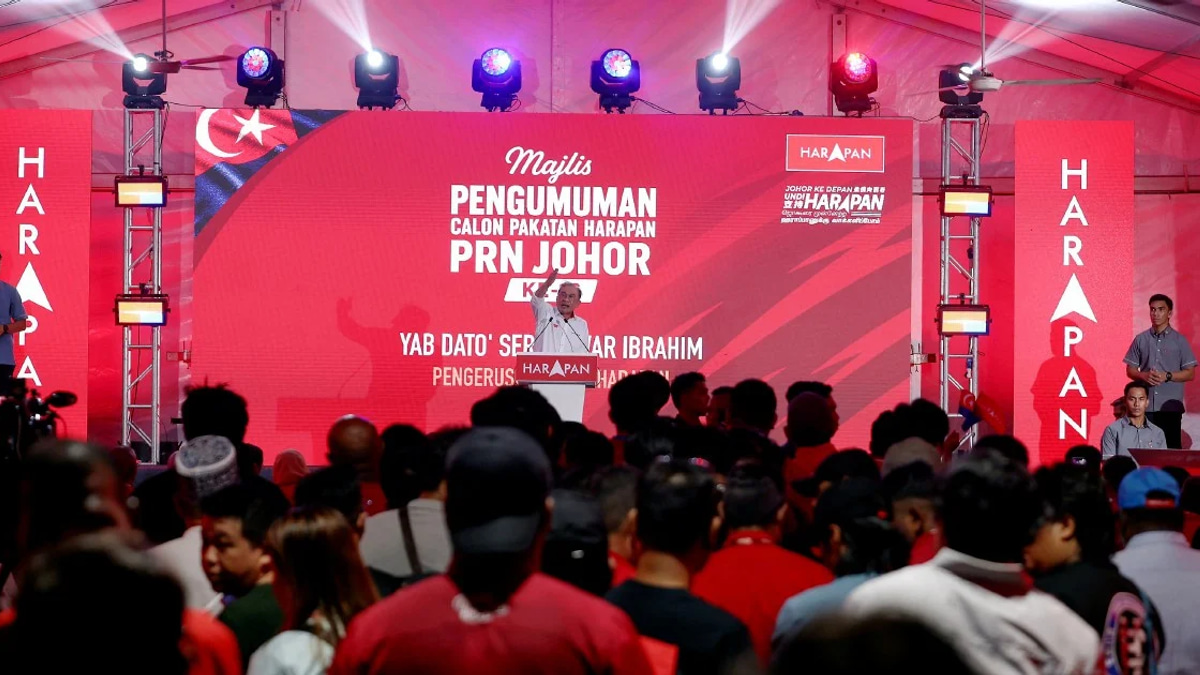 Anwar warns against involving royal institutions in Johor state election