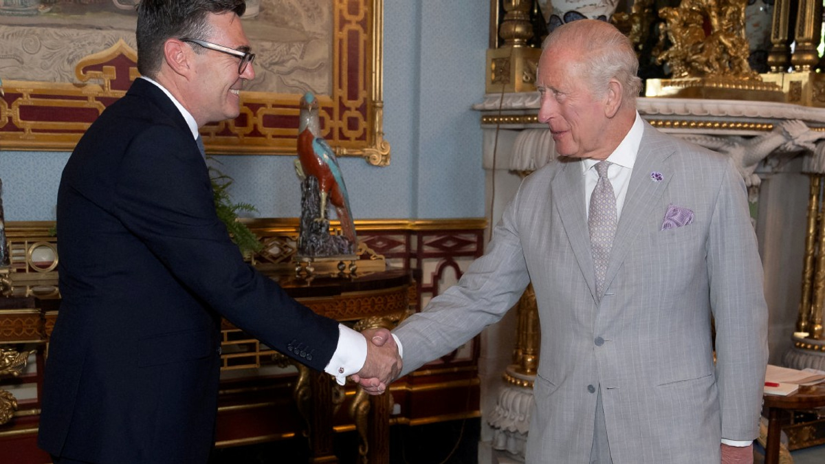 Andy Burnham Becomes UK Prime Minister After Royal Audience with King Charles III