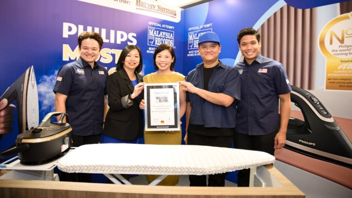 Philips Earns Malaysia Book of Records Title for Ironing 49 School Shirts in One Hour