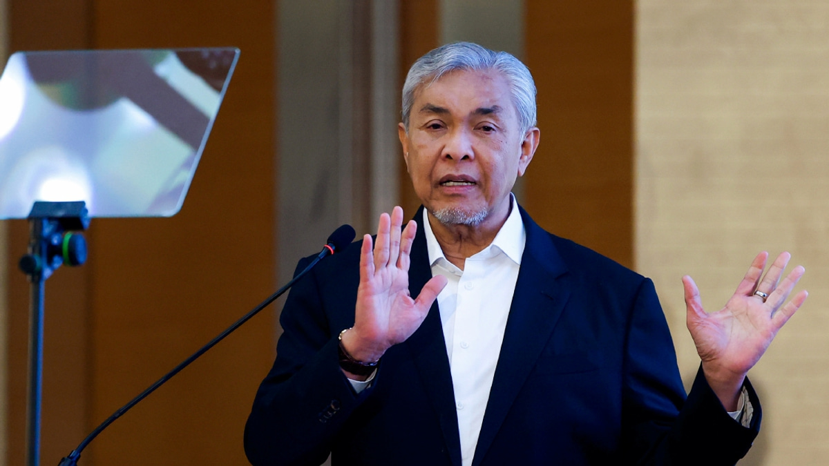 Political Parties Must Respect Palace Authority on 3R Issues, Says Zahid During Negri Sembilan Campaign
