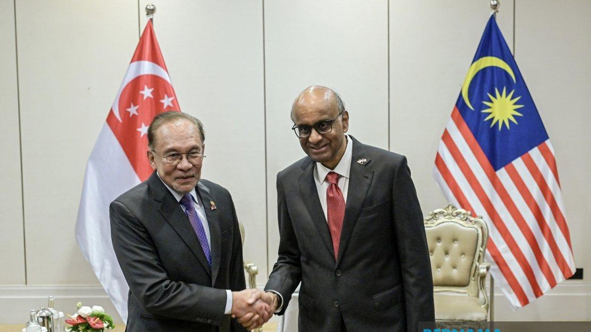 Anwar Receives Singapore President Tharman in Three-Day State Visit