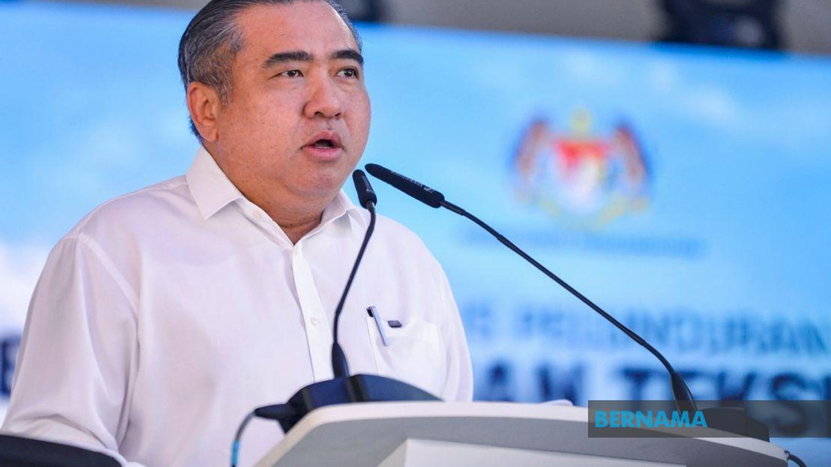 Malaysia's MADANI Taxi Reform Ends Leasing, Lets Drivers Own Vehicles Outright