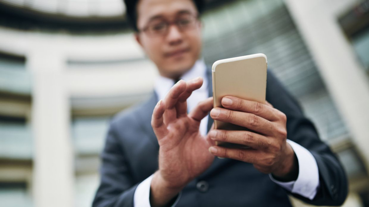 China's Tech Giants Dismantle AI Companion Features Ahead of Strict New Regulations