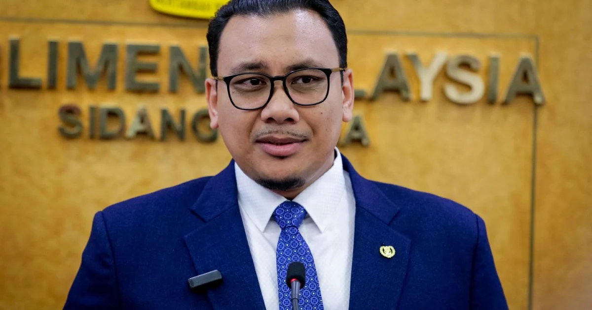PAS Youth Leader Pursues Legal Case Over Alleged Facebook Insult to Father