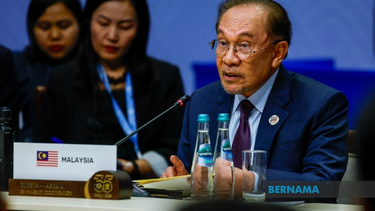 Anwar Urges ASEAN and Russia to Deepen Strategic Partnership Amid Global Uncertainty