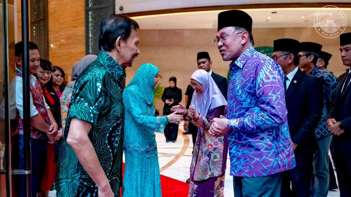 Anwar Sends Birthday Greetings to Brunei Sultan, Underscores Regional Partnership