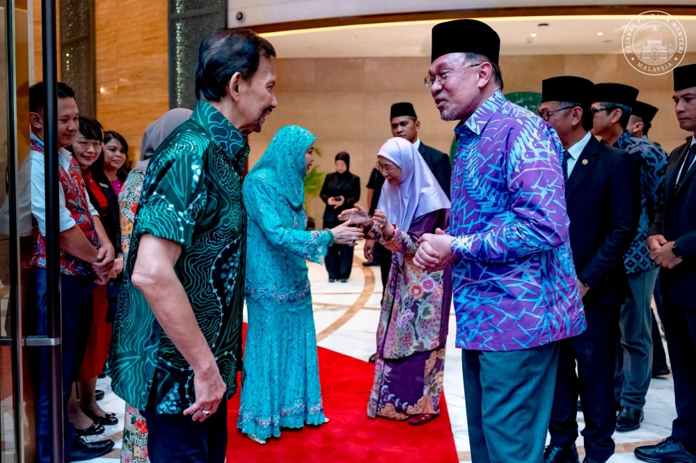 Anwar Sends Birthday Greetings to Brunei Sultan, Underscores Regional Partnership