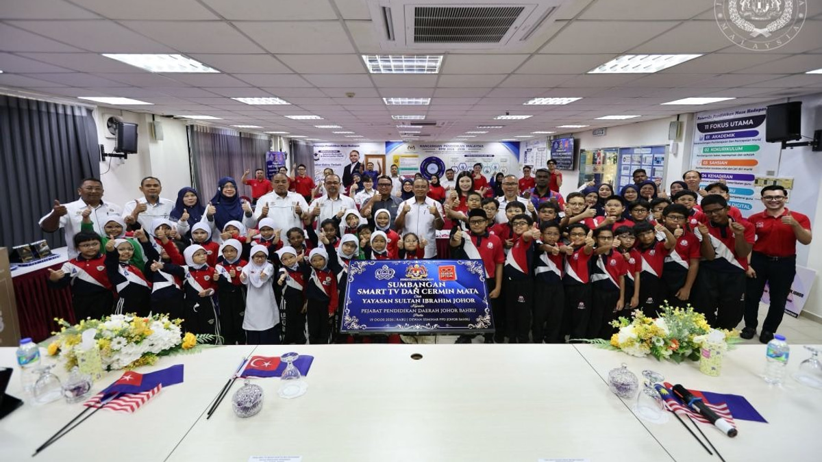 Johor Royal Foundation Equips Schools with Smart TVs and Vision Screening for 2,000 Students