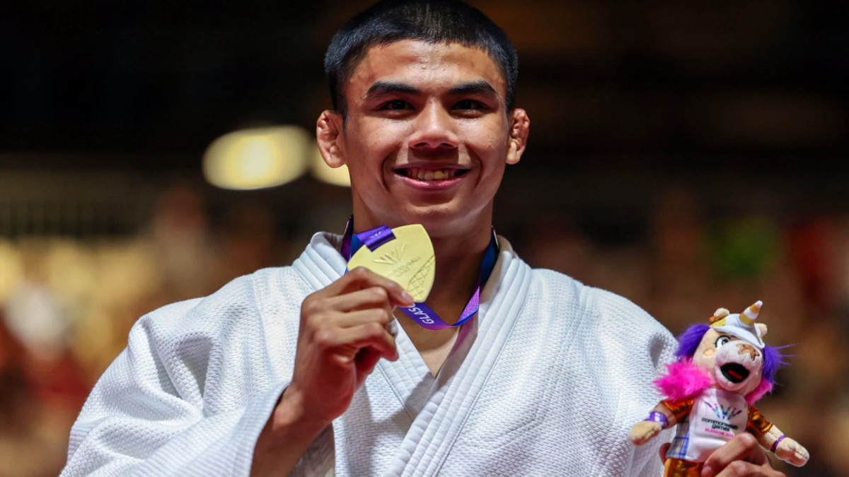PM Anwar Celebrates Amir Daniel's Historic Commonwealth Games Judo Gold