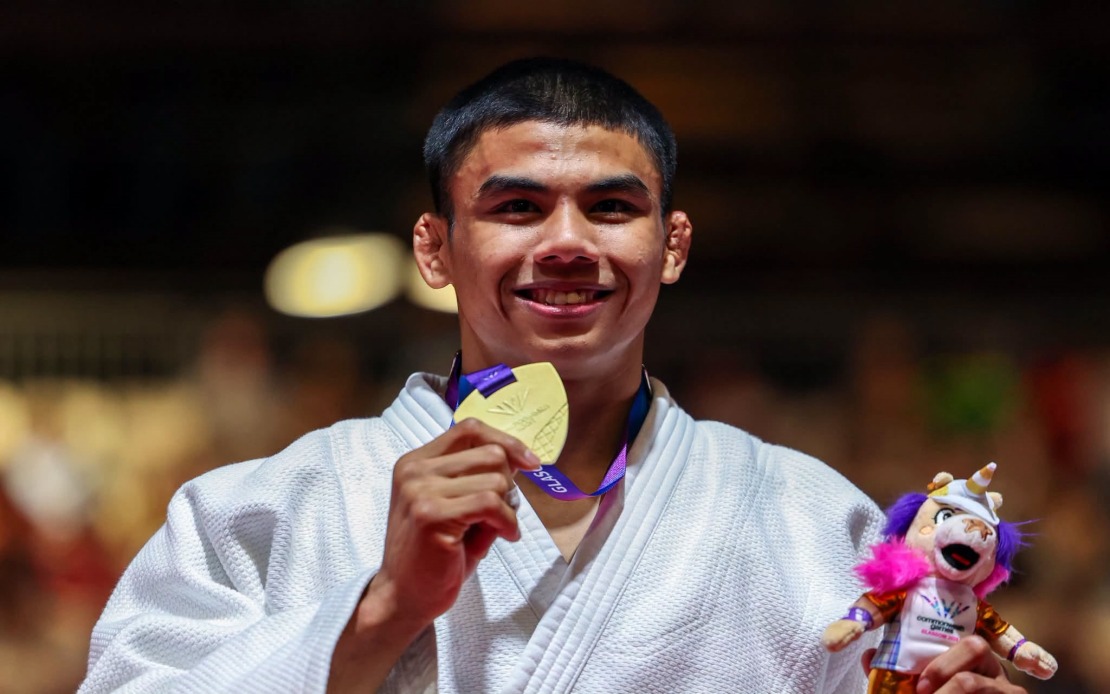 PM Anwar Celebrates Amir Daniel's Historic Commonwealth Games Judo Gold