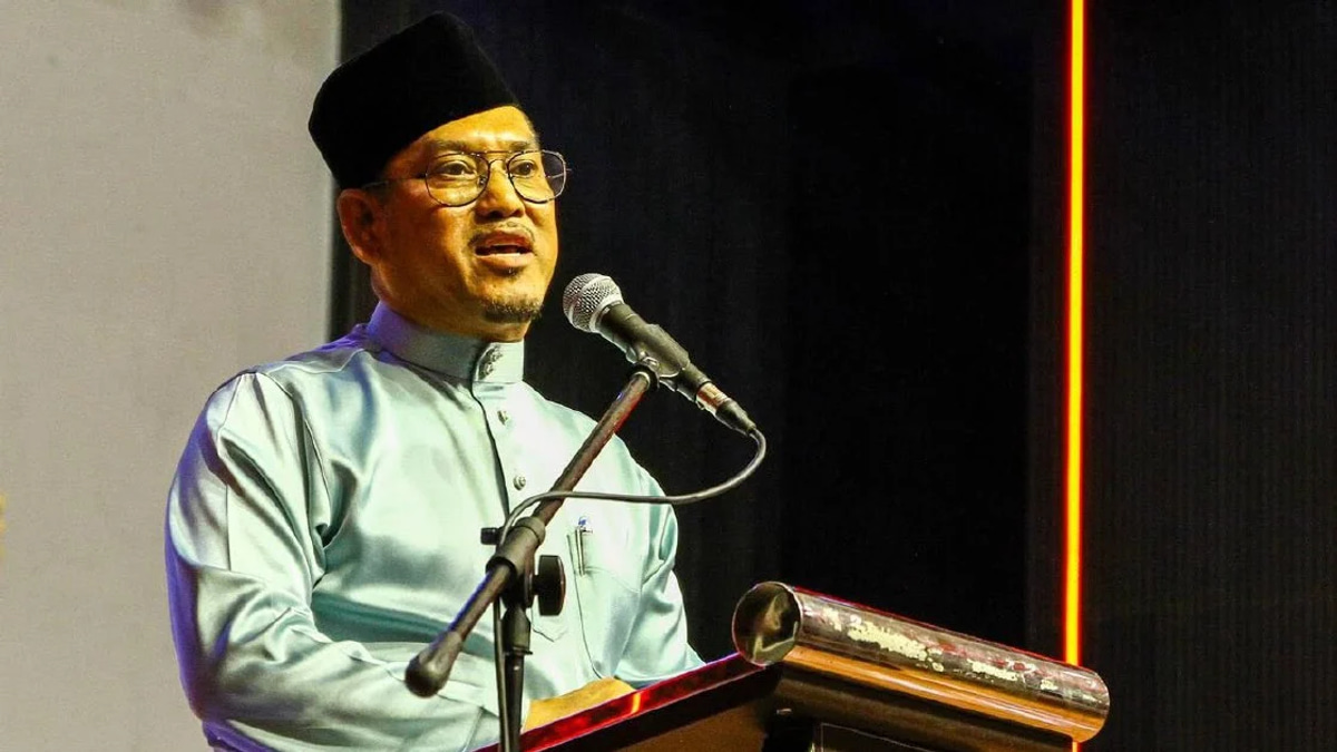 Bersatu Vice-President Ahmad Faizal Azumu Criticises PN Ally Over Coalition Loyalty