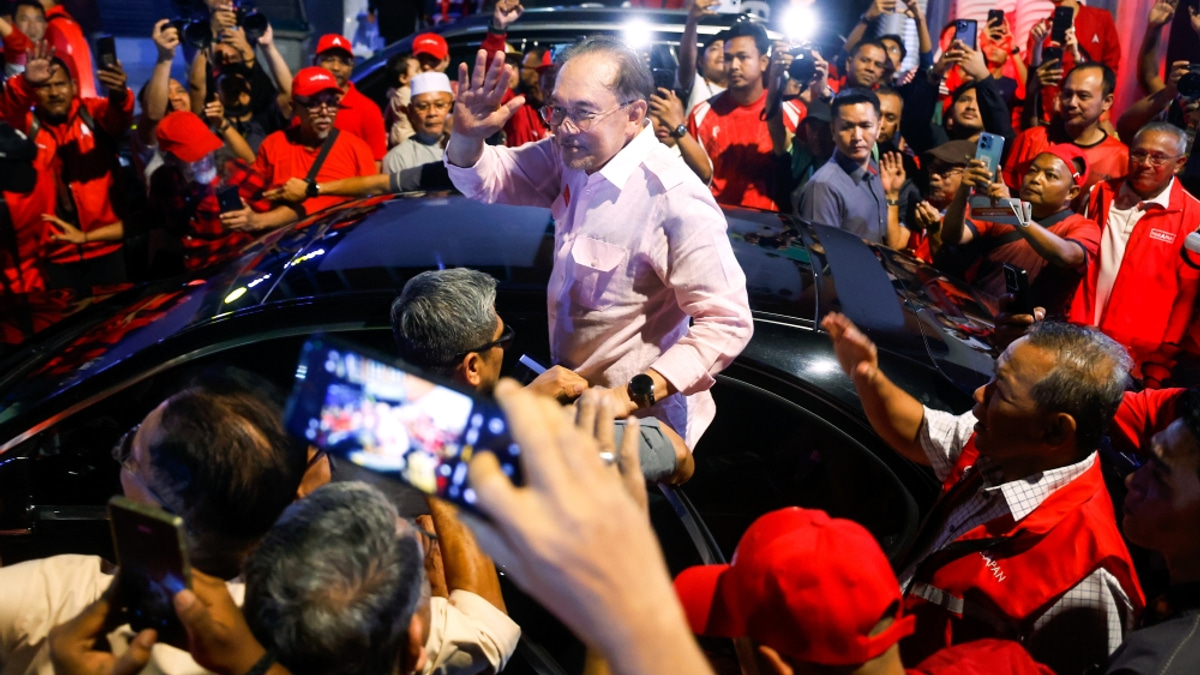 Unity Government Stable Despite Pressures, Anwar Assures on Economic Outlook