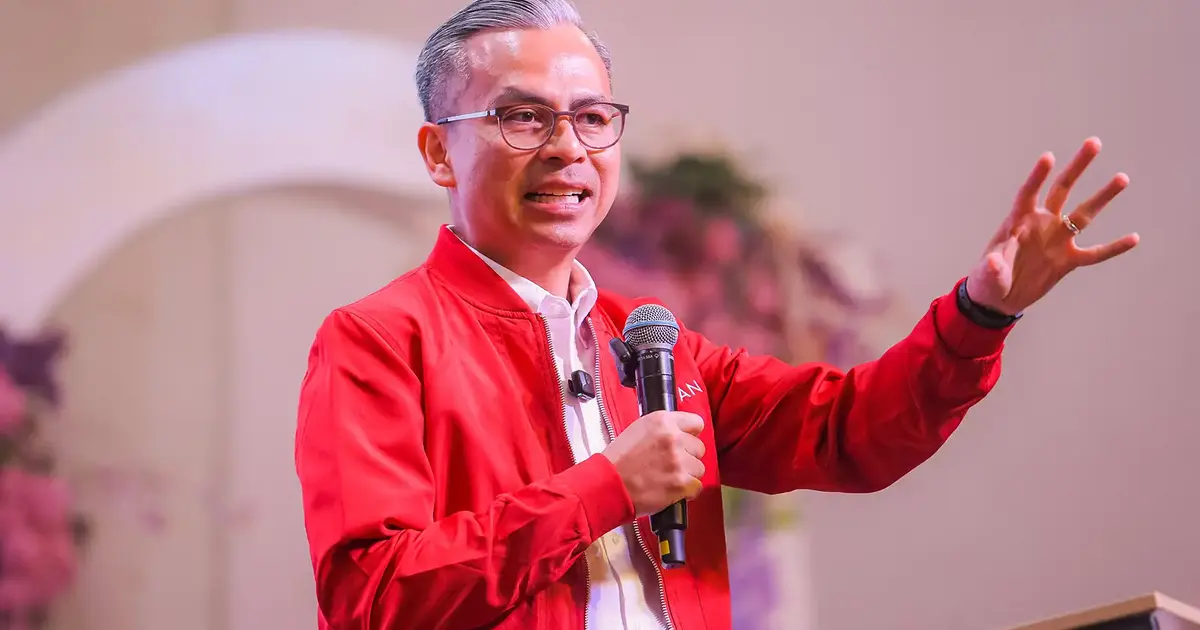Fahmi Challenges Onn Hafiz to Match Khairy's Campaign Vigour in Johor Push
