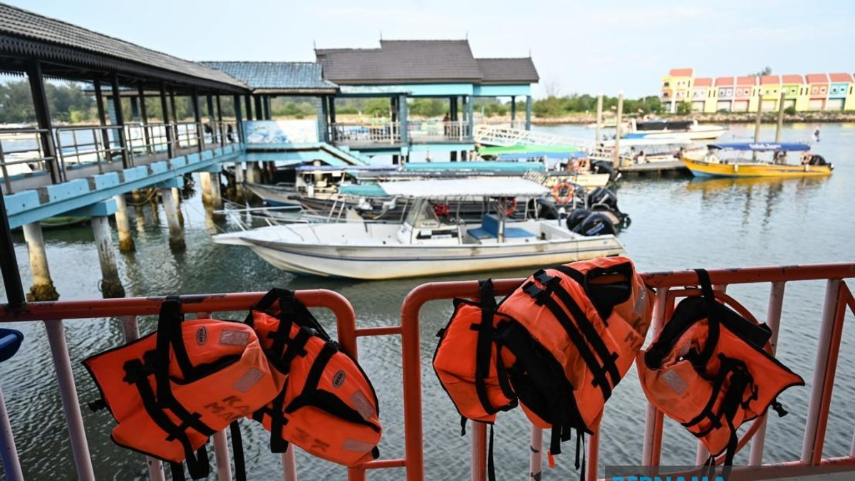 Terengganu officials stress life jacket compliance following deadly boat capsizing