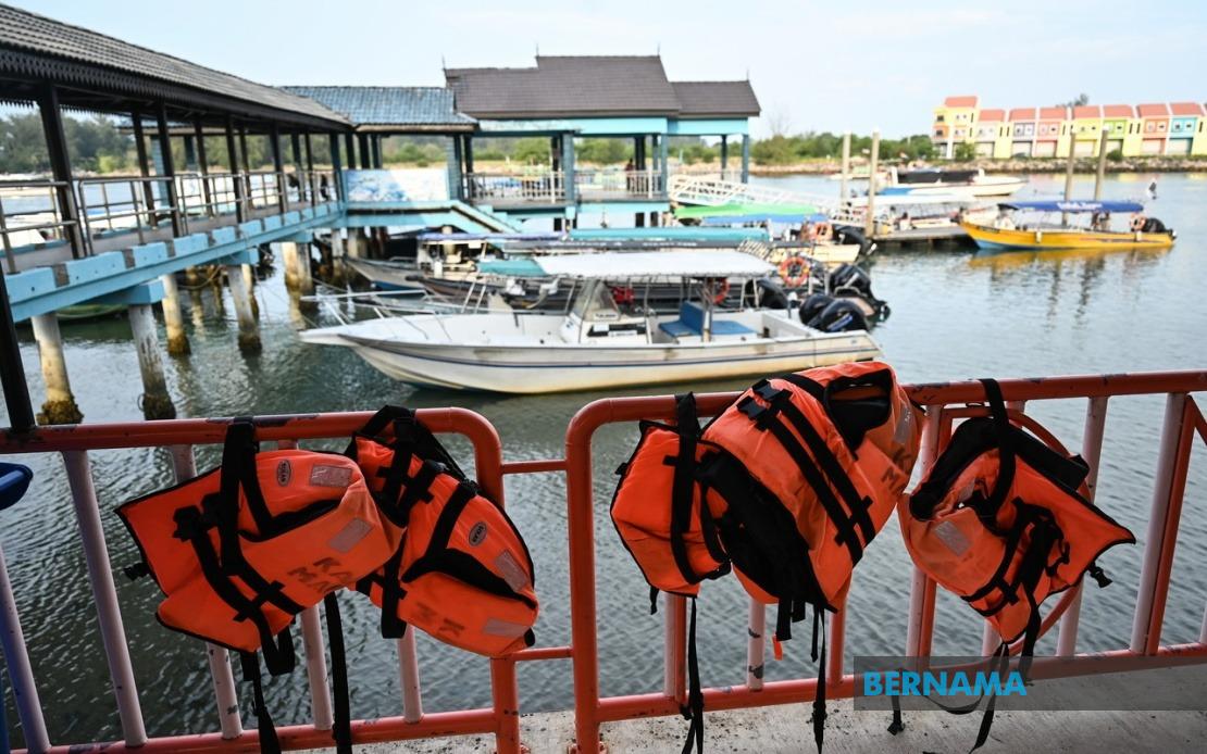 Terengganu officials stress life jacket compliance following deadly boat capsizing