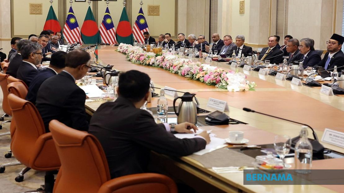 Malaysia and Bangladesh Set Sights on AI, Energy and Semiconductors Collaboration