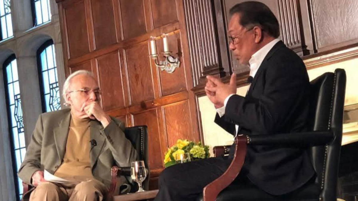 Anwar pays tribute to globally influential Islamic scholar John Esposito