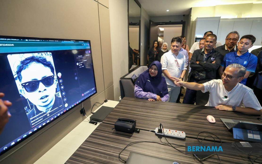 Communications Minister Praises Bernama's Johor Election Coverage Operations