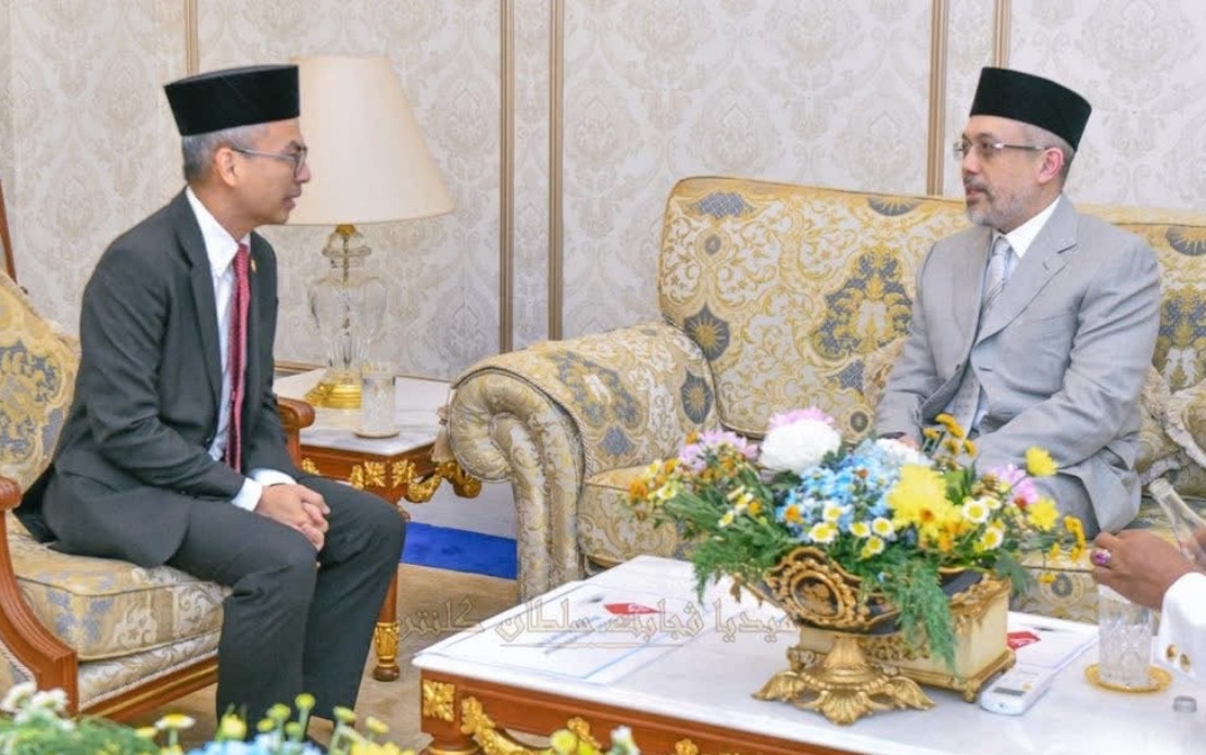 Tengku Muhammad Fakhry Receives Communications Minister to Discuss Fake Accounts Crisis