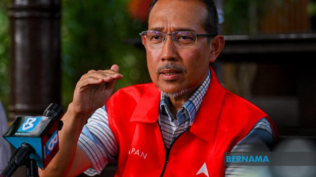 Nazri Vows Economic Revival for Ampangan in Negeri Sembilan Polls