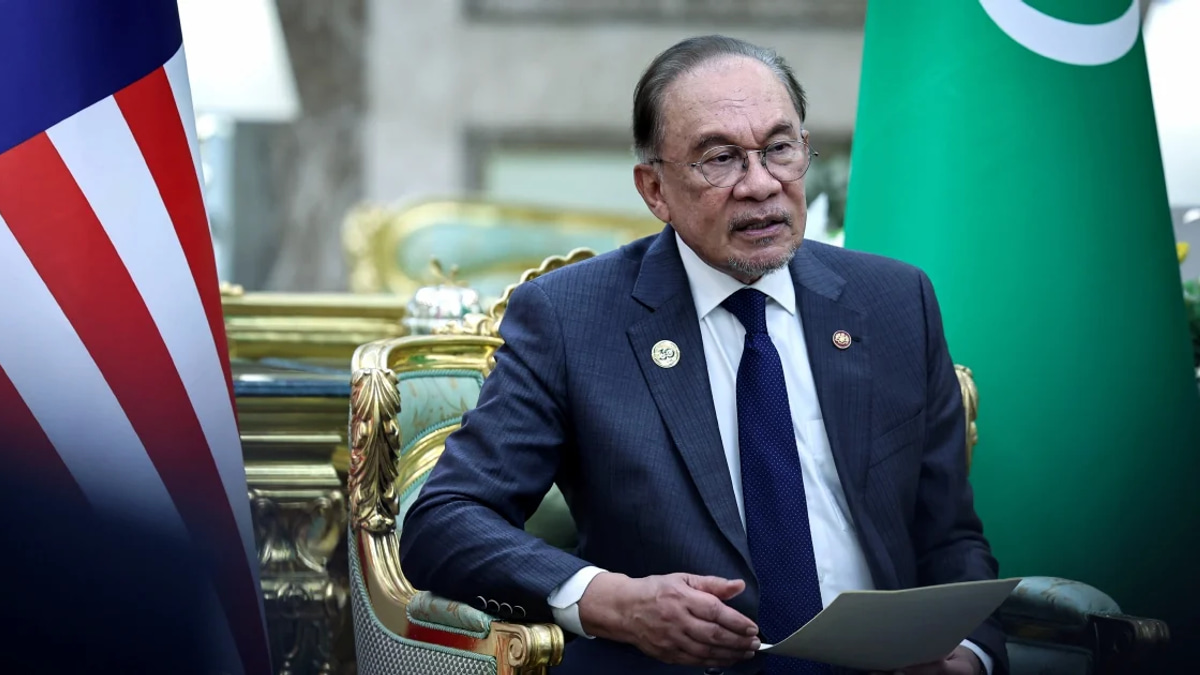 Anwar Welcomes US-Iran Diplomatic Breakthrough, Expresses Hope for Sustained Peace