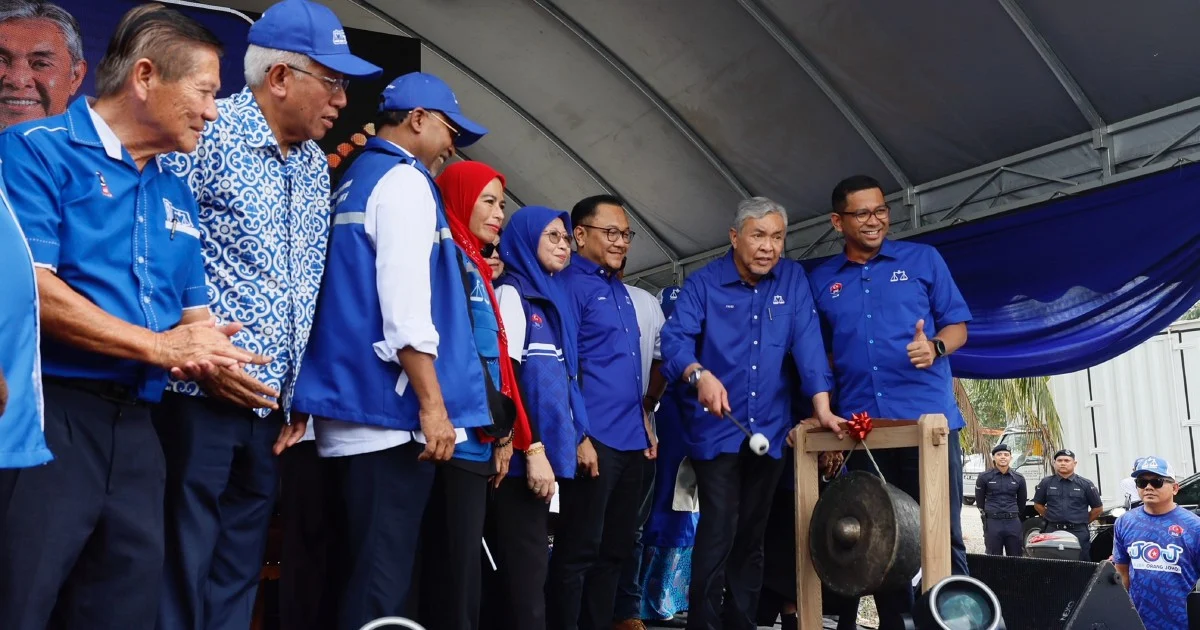 Zahid Challenges Pas to Deliver on Barisan Nasional Support Promise