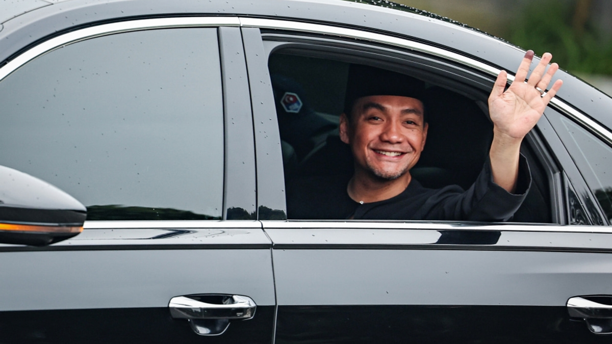 Onn Hafiz sworn in as Johor Menteri Besar following Barisan Nasional's commanding election victory