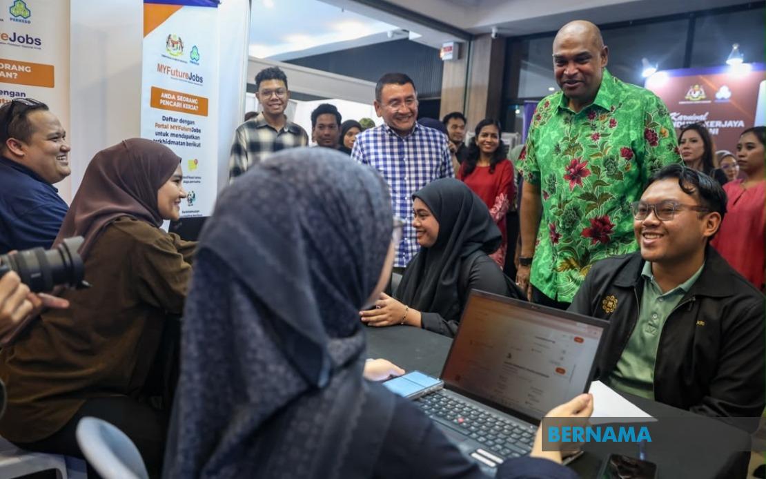 Malaysia to Table Traveller Scheme in Parliament, Targeting 480,000 Cross-Border Workers