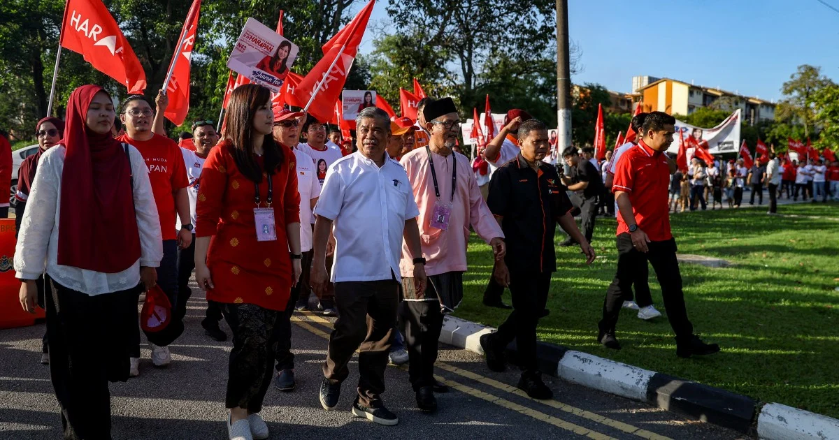 Johor voters rally behind Pakatan Harapan as Sharon Teo files nomination for Permas seat