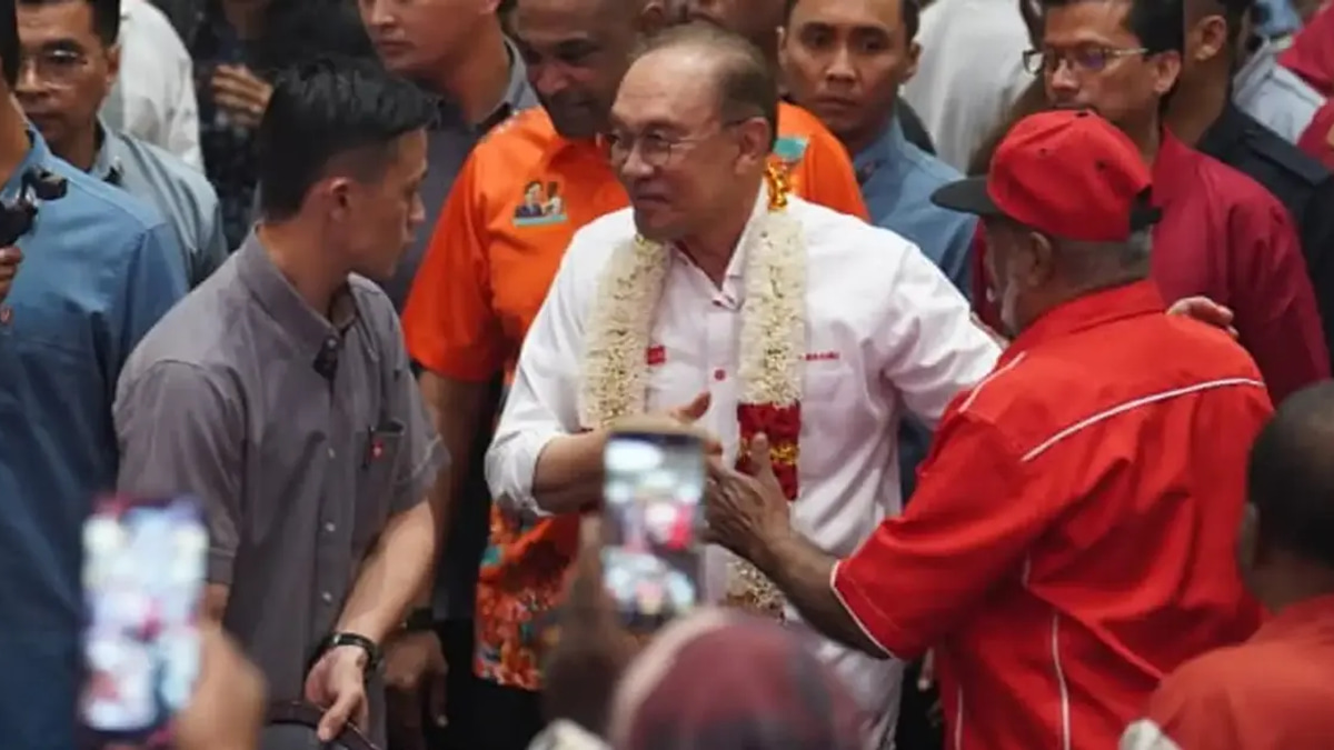 Anwar Takes Direct Control Over Indian Community Affairs