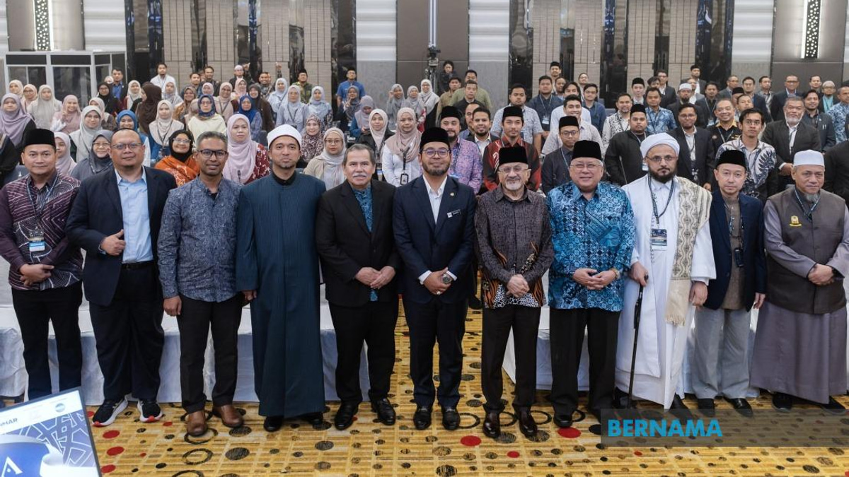 Islamic Social Finance Key To Poverty Eradication, Says Zulkifli