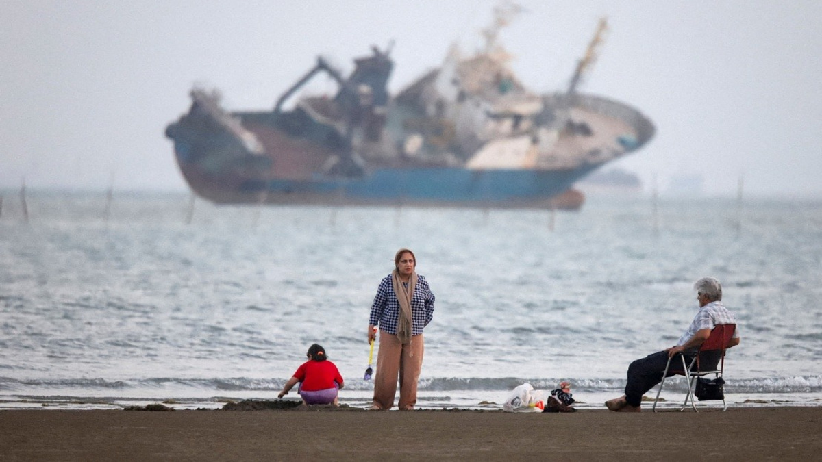 US Advises Citizens to Evacuate West Asia as Regional Tensions Reach Critical Point