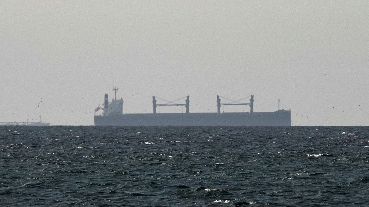 Iran Claims Tankers Hit Mines in Strait of Hormuz as Regional Tensions Escalate