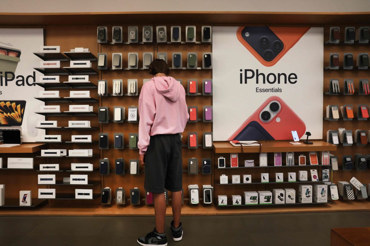 Apple and OpenAI's Escalating Trade Secrets Feud: Hardware Ambitions and Silicon Valley Talent Wars