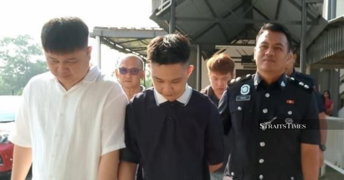 Four accused, including siblings, deny charges over online gambling ring