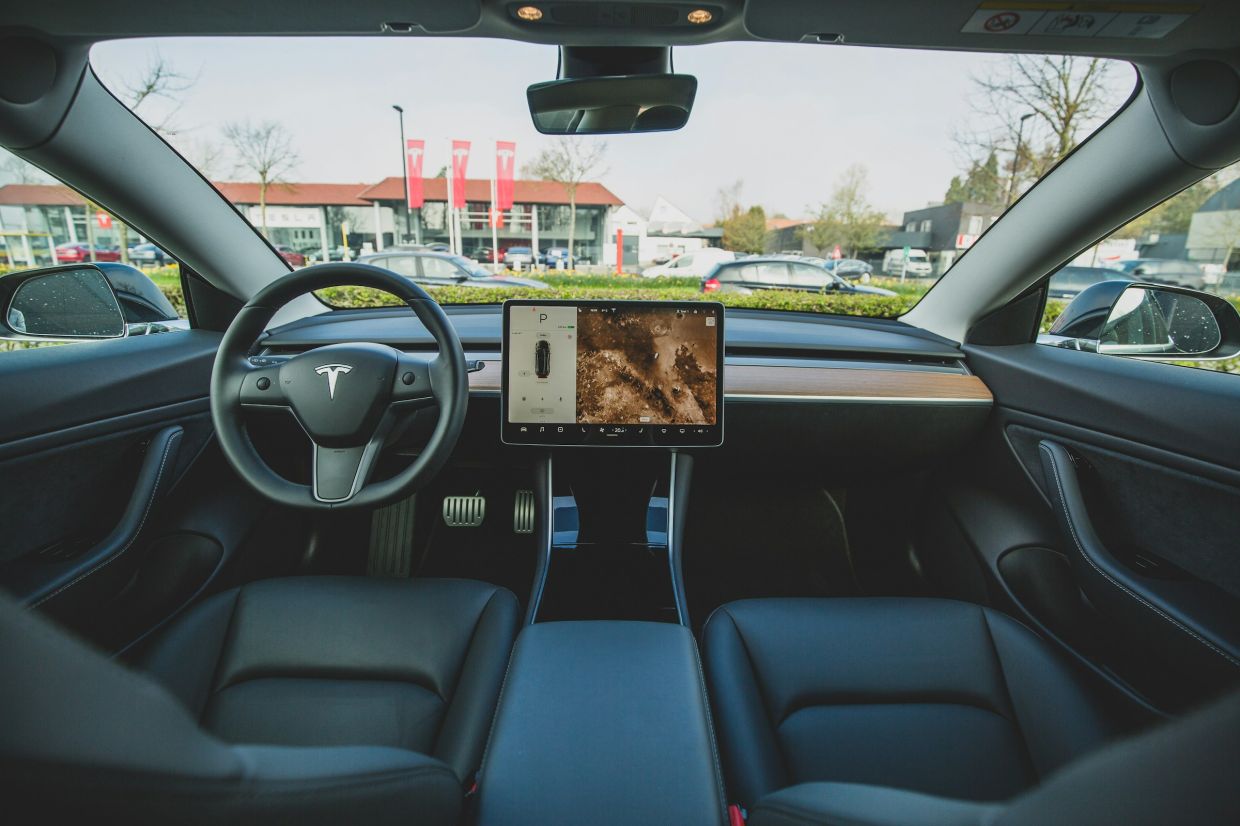 Tesla Settles Fatal Autopilot Crash Case as Safety Scrutiny Intensifies