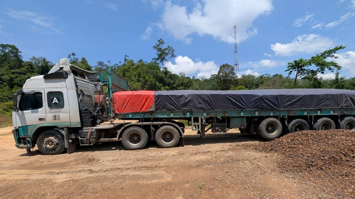 Six held in major illegal mining crackdown; RM2.98 million in equipment seized