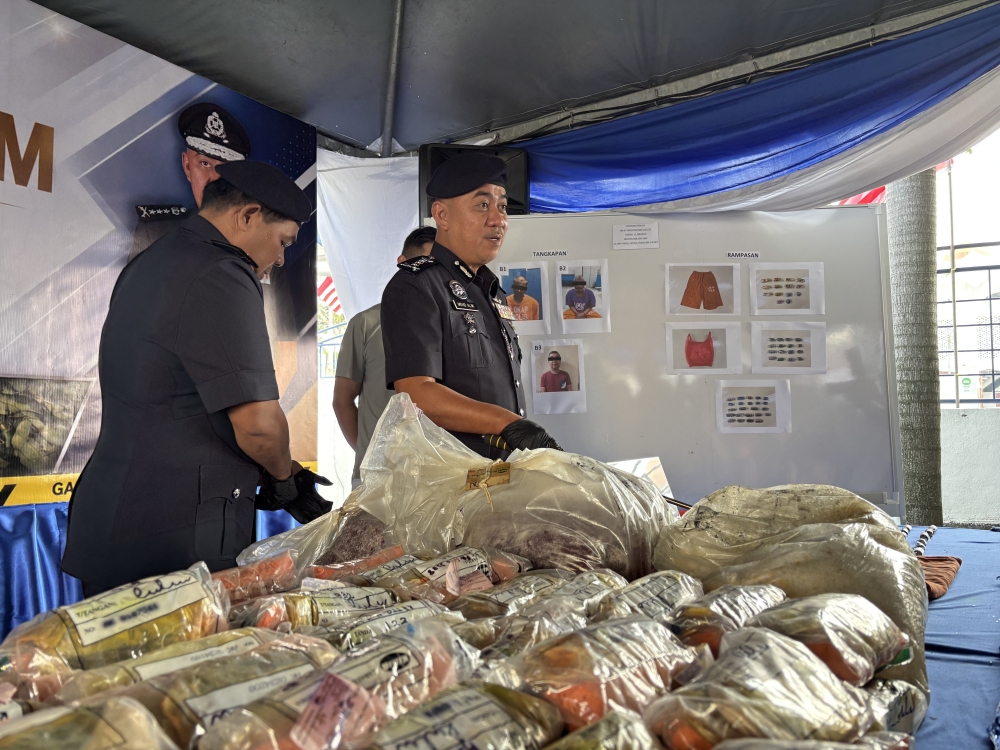 Police Constable Among Three Arrested After Drugs Seized in Lumut Cell