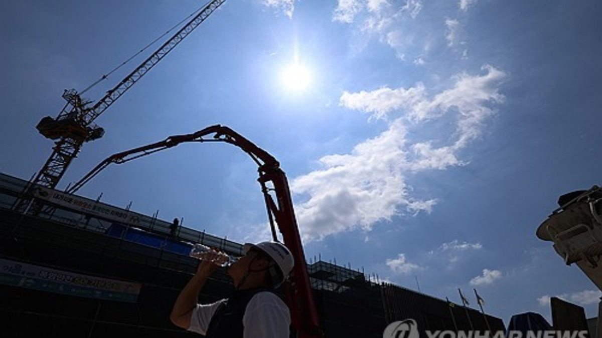South Korea's Southeast Region Scorched by Record-Breaking Heat Wave as Temperatures Soar Above 40°C
