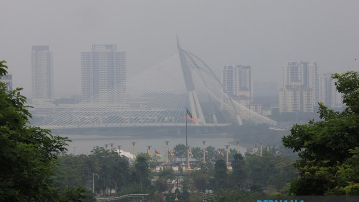 JAKIM Organises Special Prayers at Three Mosques as Haze Blankets Nation
