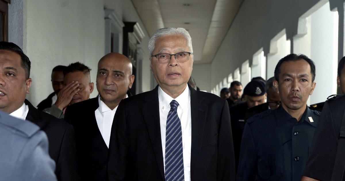 Legal Team Challenges 'Peculiar' Charge Against Former PM Ismail Sabri