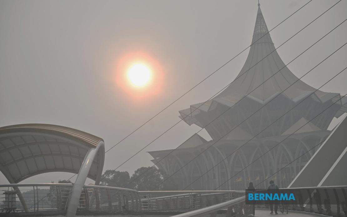Sarawak Shuts 591 Schools as Extreme Heat and Drought Threaten Water and Air Quality