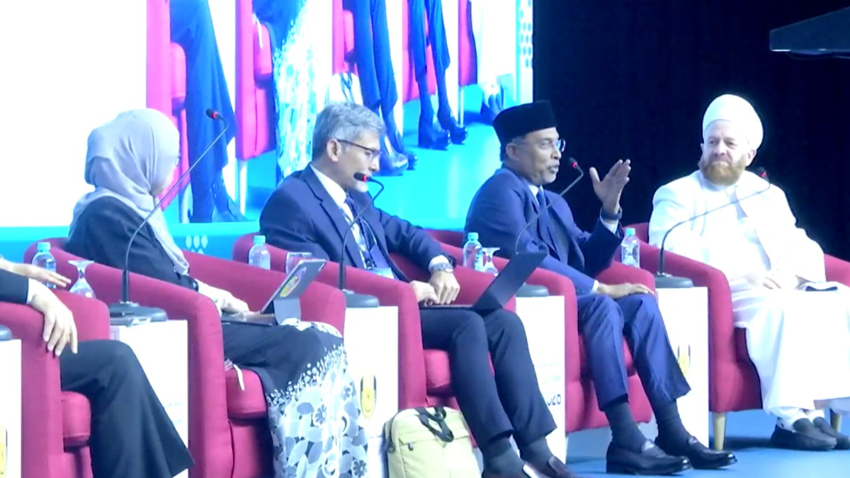 Malaysia Must Weave Ethics Into AI Education, Says Higher Education Minister Zambry